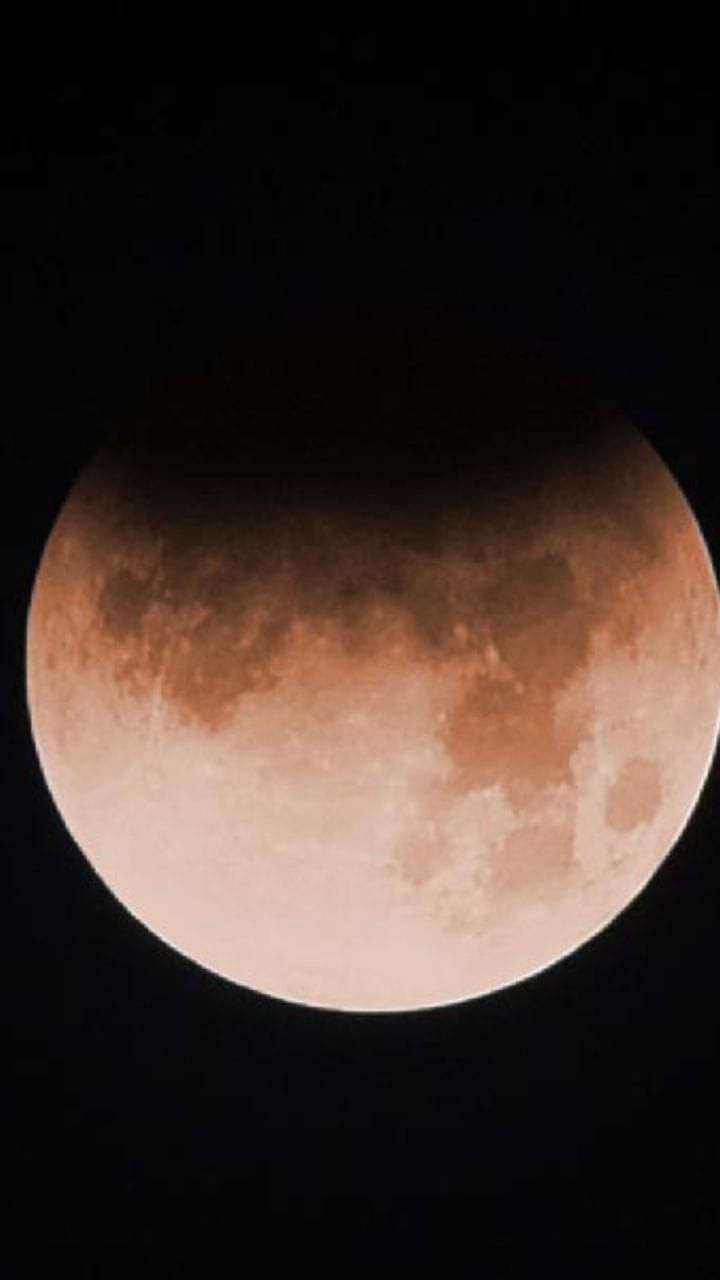 জানেন কত বছর আগে চন্দ্রগ্রহণের দিন দোল হয়েছিল?