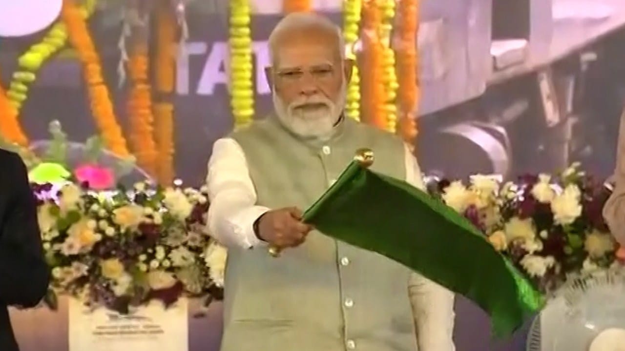 West Bengal News Live Today: 'তৃণমূলকে বাঁচানোর আর কেউ নেই', বিগ্রেডে গর্জন মোদীর West Bengal News Live Today: 'তৃণমূলকে বাঁচানোর আর কেউ নেই', বিগ্রেডে গর্জন মোদীর