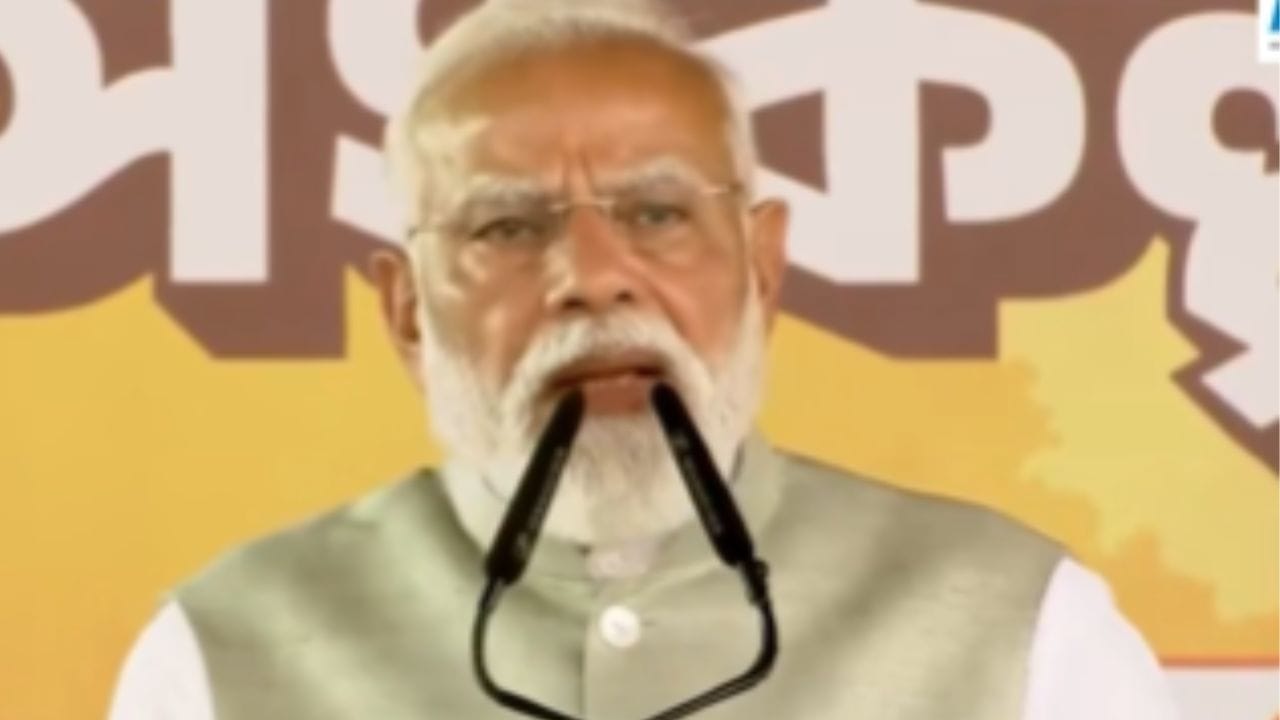 PM Narendra Modi : কেন্দ্রীয় প্রকল্প থেকে বাংলাকে বঞ্চিত করার নেপথ্যে তৃণমূলই, ফের বঙ্গবাসীকে মনে করালেন প্রধানমন্ত্রী