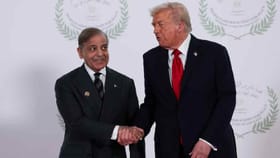 ট্রাম্পকে খুশি করতে গিয়ে ইরানের কাছে 'গোল খেল' পাকিস্তান!