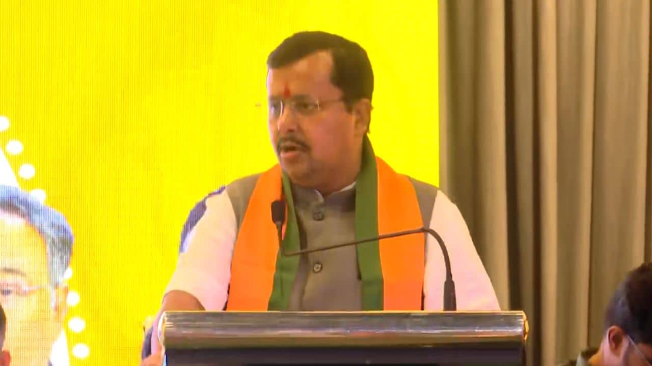 Bengal BJP: এটা অফিসিয়াল ডিউটি নয়, যে ঘড়ি ধরে কাজ করবেন, দলের কোন নেতাদের কাজে অসন্তুষ্ট বিজেপির দিল্লি টিম?