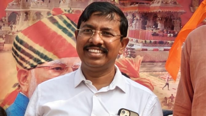 HS পাশ, পরিবারের মাছের ব্যবসা, তৃণমূলের তুরুপের তাসকে চিনুন