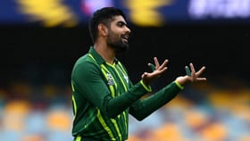 বাবরকে দলে নেওয়া নিয়ে ক্ষোভ, পাকিস্তান নির্বাচকের পদত্যাগ!