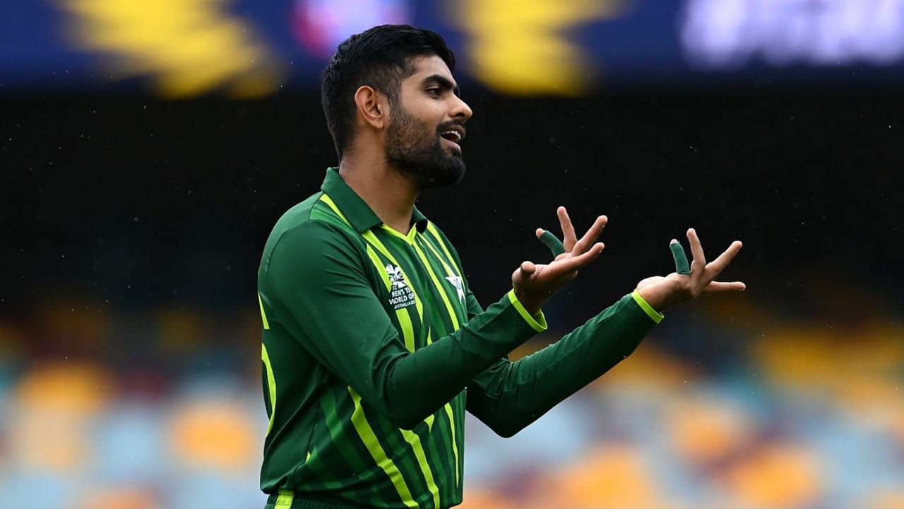 বাবরকে দলে নেওয়া নিয়ে ক্ষোভ, বিশ্বকাপের পর পাকিস্তান নির্বাচকের পদত্যাগ! বাবরকে দলে নেওয়া নিয়ে ক্ষোভ, বিশ্বকাপের পর পাকিস্তান নির্বাচকের পদত্যাগ!