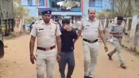 Group C পরীক্ষা দিতে এসে হলে বসেই অদ্ভুত আচরণ, পরীক্ষক যা দেখলেন