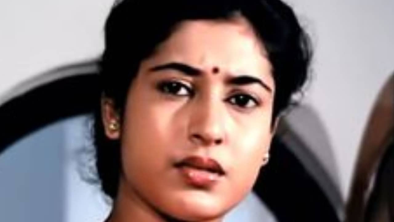 জানেন শতাব্দী রায়ের কোন বাংলা ছবির গল্প থেকে বিখ্যাত হিন্দি ছবি তৈরি হয়?