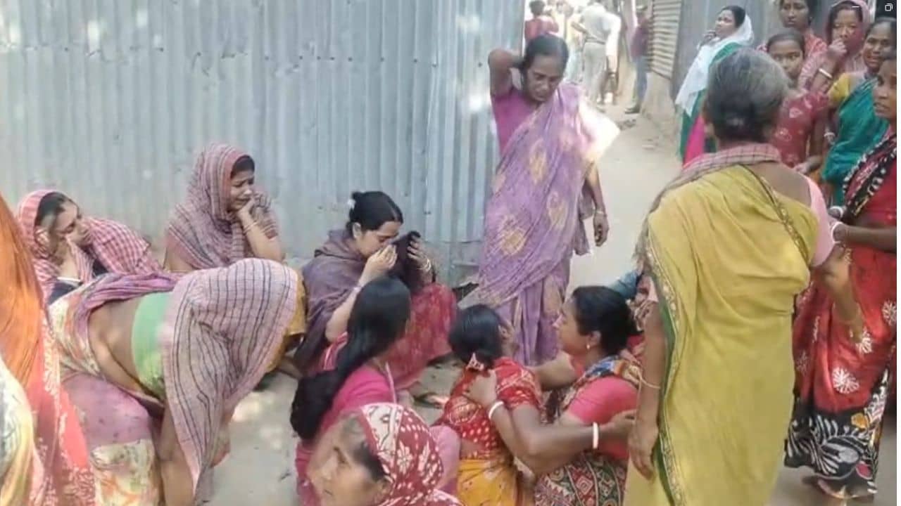 South Dinajpur: মাংস খাওয়া হল না, মা-ছেলের অবস্থা দেখে শিউরে উঠলেন সবাই