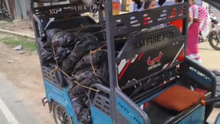 South Dinajpur: ভোট ঘোষণা হতেই চুপিসারে সরকারি ত্রিপল কোথায় নিয়ে যাওয়া হচ্ছে? টোটো আটকাতেই সমানে এল সব