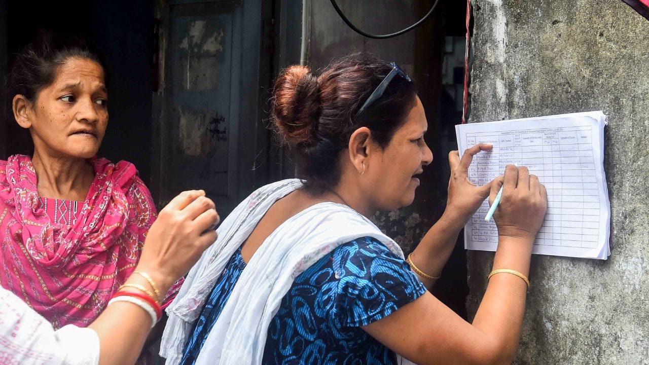 SIR Supplimentary List: মধ্যরাতে প্রথম দফার সাপ্লিমেন্টারি লিস্ট বের করল কমিশন, কোথায় দেখবেন নাম?