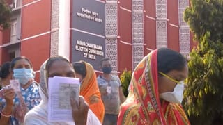 ECI: ভোট প্রস্তুতিতে ‘নট প্রিপেয়ার্ড’ ২ জেলা, ক্ষুব্ধ কমিশন, কারণ ঘিরে প্রশ্ন