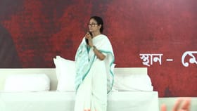 LIVE: ধর্না মঞ্চে পৌঁছলেন মমতা, সঙ্গে বিধায়ক-সাংসদরা