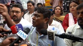 LIVE: 'ব্যাগ ভর্তি ফর্ম ৬, হাতেনাতে ধরে ফেলেছি', সিইও দফতরে উত্তেজনা