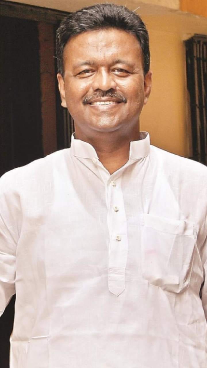 ভোট ঘোষণার আগেই ময়দানে ফিরহাদ, মমতার কেন্দ্রে বাড়ি বাড়ি গিয়ে প্রচার সারলেন তিনি!