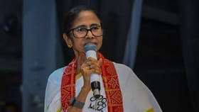 'লোডশেডিং করে দিতে পারে...' ভোট দিয়ে কী করতে বললেন মমতা?