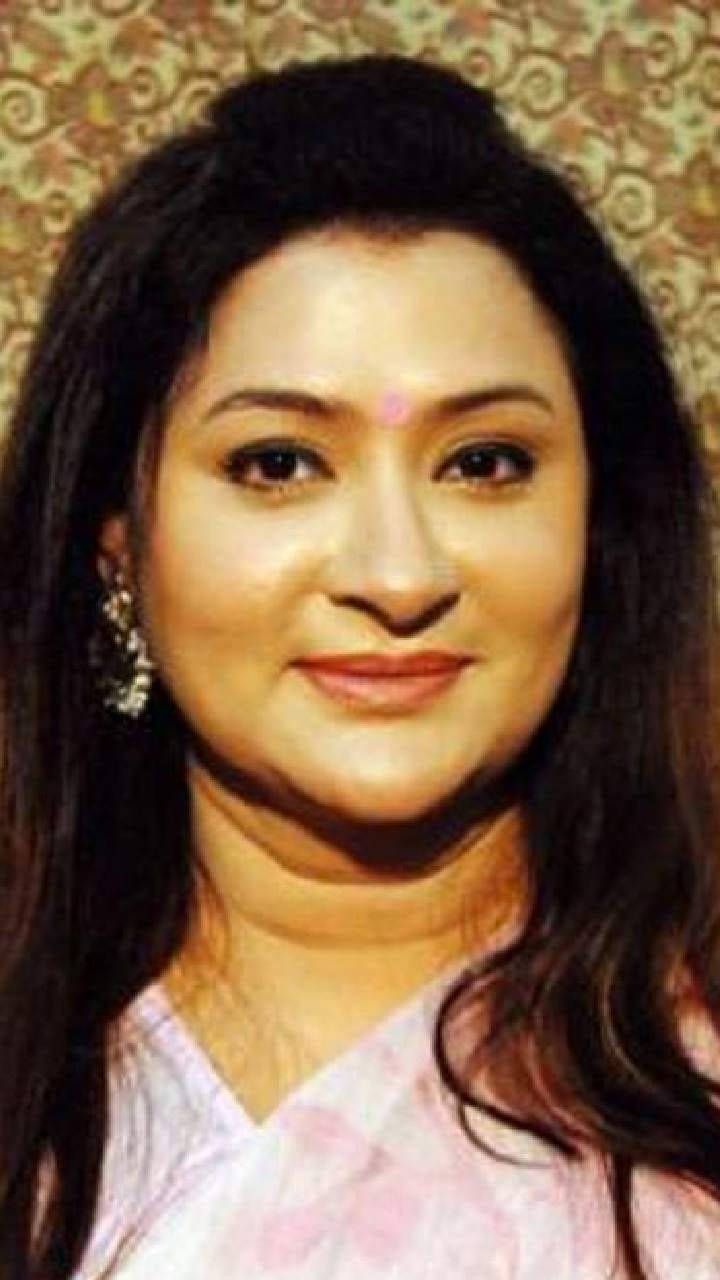 'কাল গ্যাস ফুরিয়ে গেলে কী করব?' ২১ দিনের নিয়মে কেন্দ্রকে তুলোধনা নয়না বন্দ্যোপাধ্যায়ের