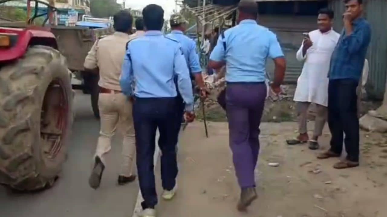 TMC: সিদ্দিকুল্লা টিকিট পেতেই মন্তেশ্বরে শুরু বোমাবাজি, একে অপরকে মারলেন তৃণমূল কর্মীরা