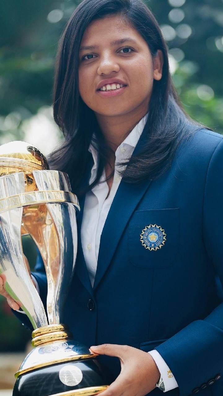 বিশ্বজয়ী রিচা ঘোষের নাম 'অমীমাংসিত' তালিকায়! তুঙ্গে রাজনৈতিক বিতর্ক