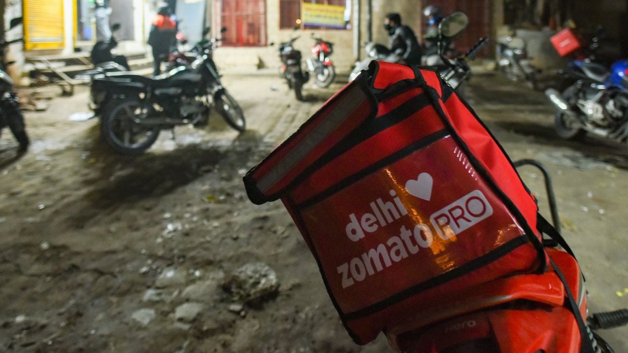 ক্লাউড কিচেন- ভাড়ার খরচ ও রেস্তোরাঁর ঝক্কি এড়িয়ে শুরু করুন আপনার হোম ডেলিভারি ব্যবসা। স্বাস্থ্যকর ও ঘরোয়া খাবারের প্রতি মানুষের আগ্রহ আপনাকে মুনাফা দেবে।