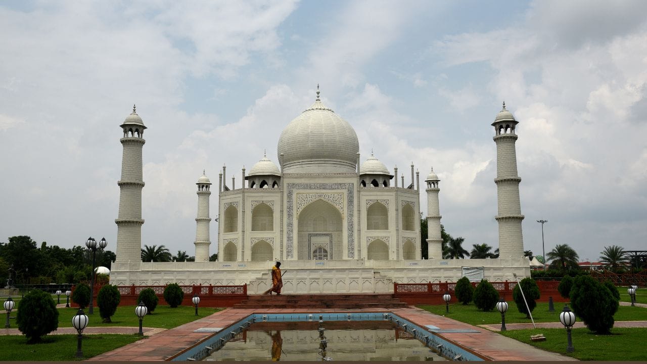 ইকো পার্ক - নিউ টাউনের ইকো পার্ক এখন আরও সাজানো। সেখানেই চলে যান প্রিয়জনের সঙ্গে। - GETTY