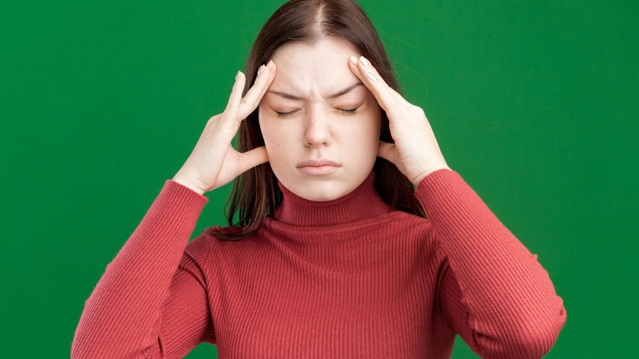 এসি চলার সময় জল থাকলে, মাথা ব্যথা ও মাইগ্রেনের সমস্যা অনেকটাই কমে যায়। পেশি শক্ত হয়ে যাওয়ার সমস্যাও কমে যায়। 