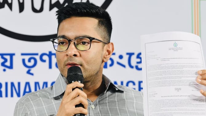 ৯০ লক্ষের মধ্যে ৬৩ শতাংশ নাম হিন্দু বাঙালির: অভিষেক