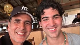 জানেন অক্ষয়-টুইঙ্কলের ছেলে কত টাকা স্য়ালারির চাকরি করেন?