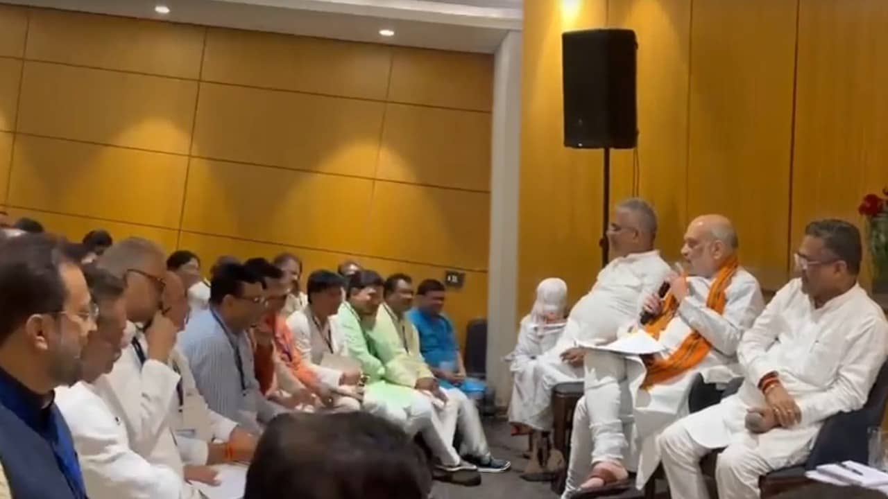 Amit Shah meeting with BJP leaders: ভিন রাজ্যের বিজেপি নেতাদের সঙ্গে ম্যারাথন বৈঠক শাহর, দ্বিতীয় দফার ভোট নিয়ে কী রণকৌশল?