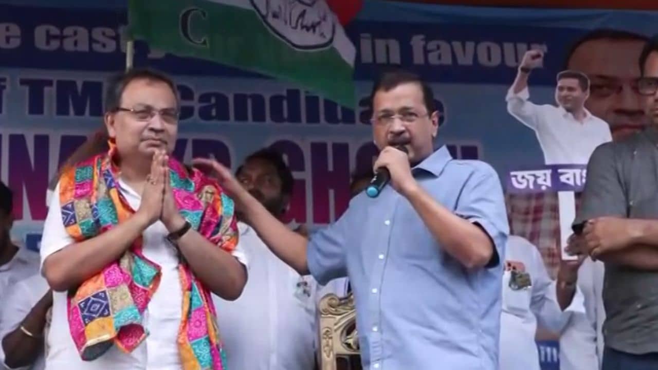 Arvind Kejriwal rally: বাম, কংগ্রেসকে ভোট দেবেন না, বাংলায় এসে আবেদন কেজরীর, কারণও জানালেন
