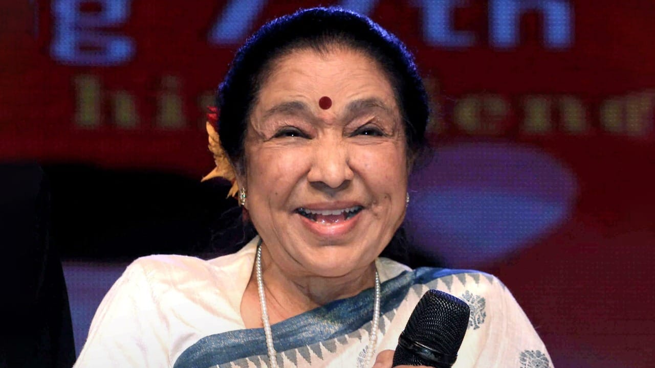 ও পি নায়ার, খৈয়াম কিংবা শচীন দেব বর্মনের সুরে তিনি একের পর এক কালজয়ী গান উপহার দিয়েছেন। বাদ পড়েনি নতুন প্রজন্মের সুরকারও। নদিম-শ্রাবণ, যতীন-ললিত, এ আর রহমানের সুরে আশার গানগুলো বলিউডের নিউ জেনারেশনকেও বুঁদ করে রাখে।