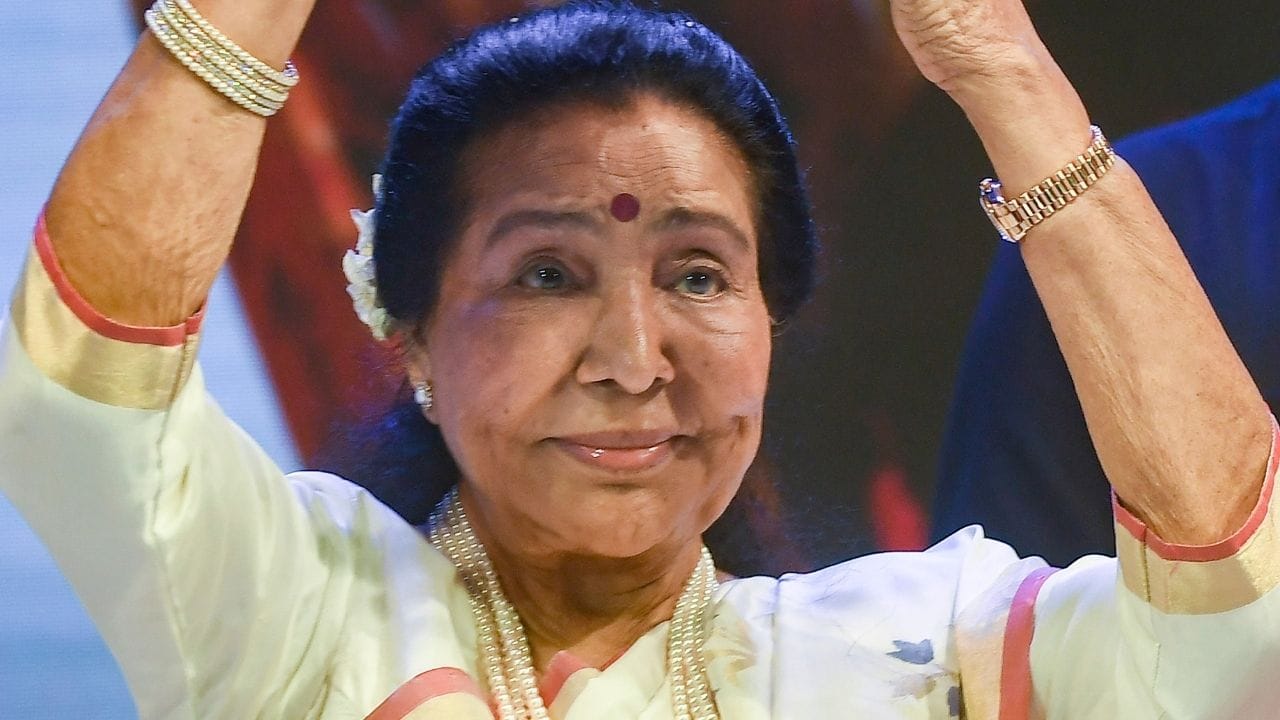 শুধু ভারতে নয়, আন্তর্জাতিক স্তরেও শেষ বয়স অবধি পারফর্ম করেছেন আশা ভোঁসলে। দুবাই, ত্রিনিদাদ, আমেরিকা, কানাডা সহ একাধিক দেশে তিনি লাইভ শোতে পারফর্ম করেছেন।     