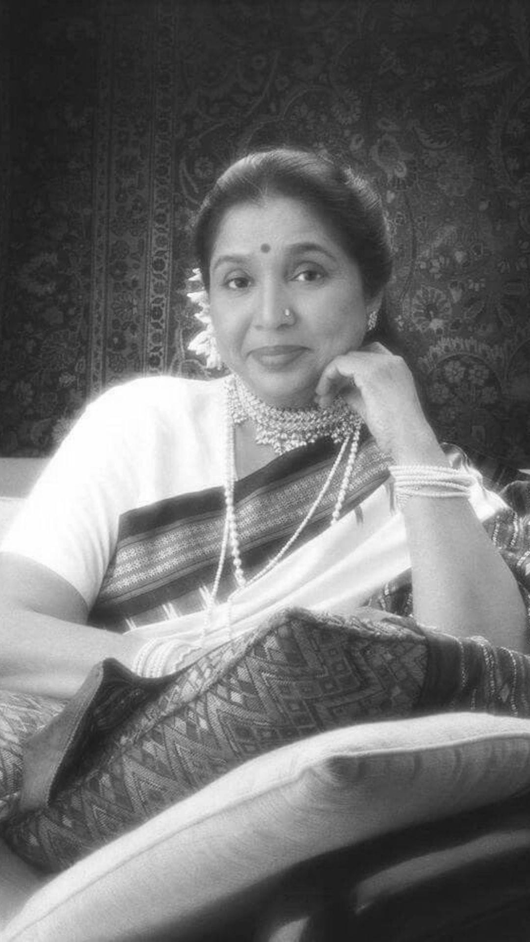 সুরের জগতে মহা পতন, প্রয়াত ‘নাইটেঙ্গেল’ আশা ভোঁসলে