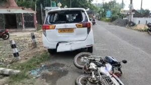 গায়ে TMC-র গেঞ্জি! শান্তনু-পত্নী সোমা ঠাকুরের গাড়ির পিছনে ধাক্কা!