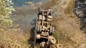 দেড়শো ফুট গভীর খাদানে আছড়ে পড়ল ডাম্পার, ঘটনাস্থলেই মৃত ডাম্পার চালক