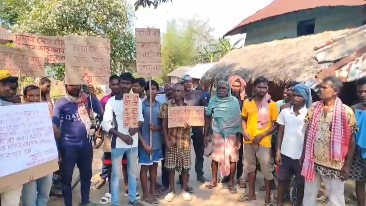 Bankura Vote Boycott: হাজার আবেদনেও ফেরেনি রাস্তার হাল, পাইপ বসলেও মেলেনি জল, প্রতিবাদে একত্রে ভোট বয়কটের পথে চার চারটি গ্রাম