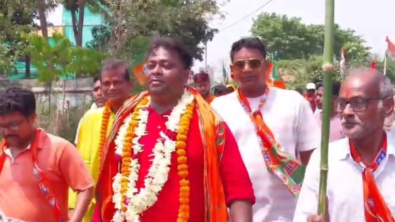 TMC Leader Giving Threat: ‘অপরাধীদের বাড়িতে বুলডোজার চালানোর দাওয়াই’