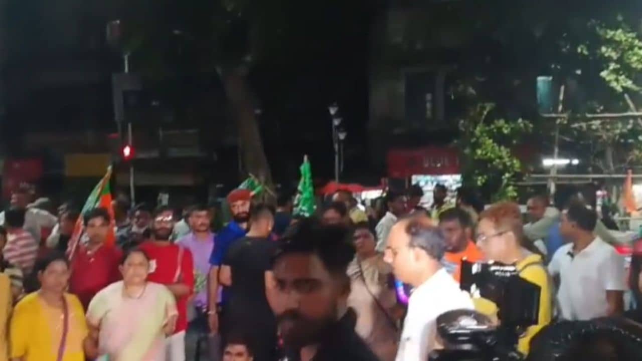 Bhowanipur Chaos: রাত্রিবেলা হঠাৎ উত্তপ্ত ভবানীপুর, কী নিয়ে ঝামেলা?