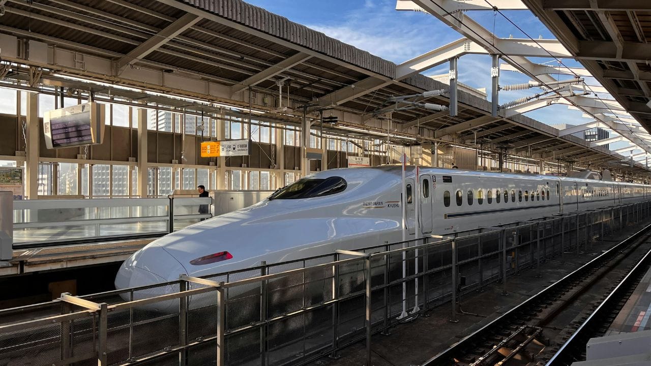 বুলেট ট্রেন প্রকল্পের জন্য দ্রুত জমি অধিগ্রহণ করতে স্থানীয় কর্তৃপক্ষের সঙ্গে কথা বলে সব চূড়ান্ত করতে একটি বিশেষ টিম কাজ করবে। 