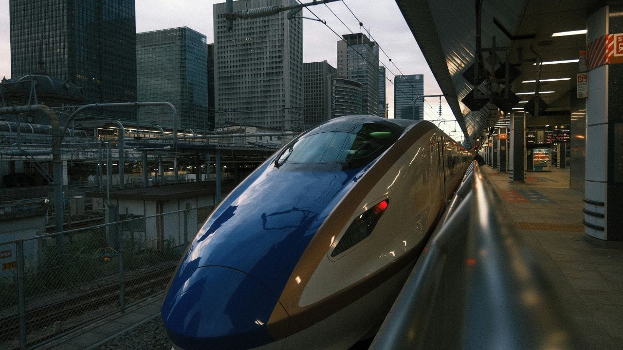 প্রস্তাবিত করিডোরগুলো হল মুম্বই-পুনে, পুনে-হায়দরাবাদ, হায়দরাবাদ-বেঙ্গালুরু, হায়দরাবাদ-চেন্নাই, চেন্নাই-বেঙ্গালুরু, দিল্লি-বারাণসী এবং বারাণসী-শিলিগুড়ি।