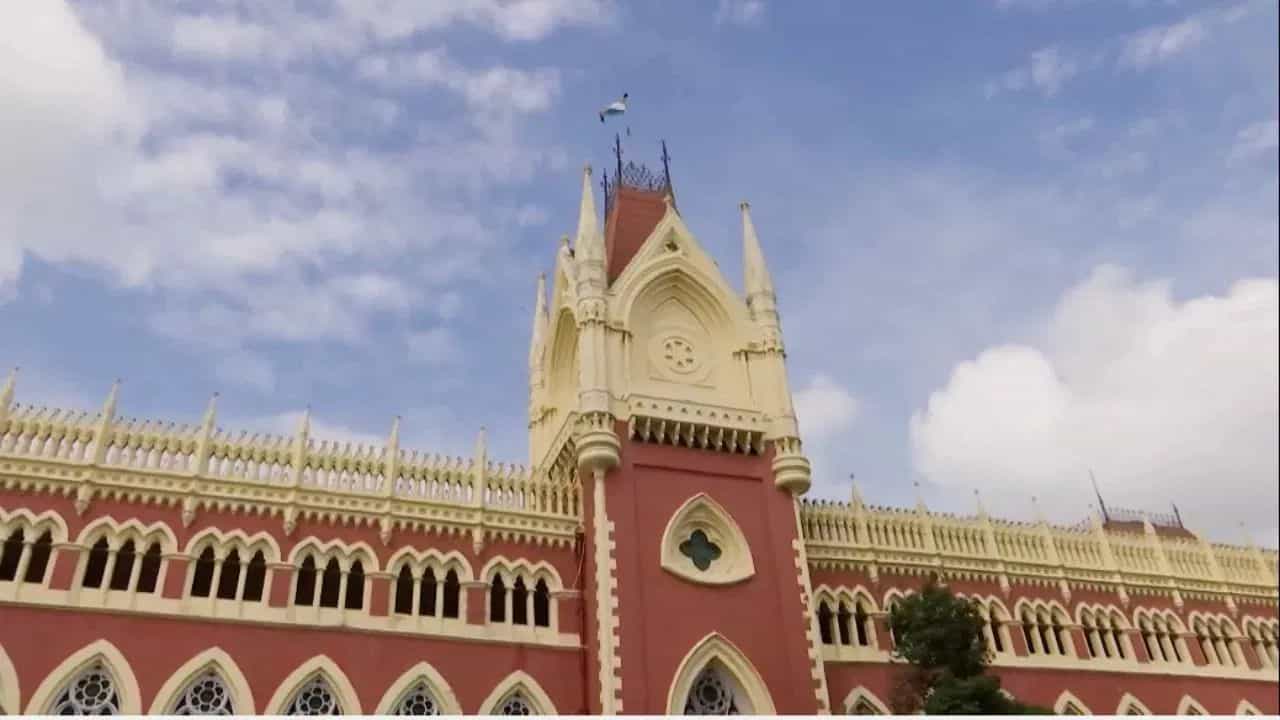 Calcutta High Court: অগ্নিনির্বাপণ ব্যবস্থা না থাকায় বহুতল ভাঙতে দমকলের নোটিস, বড় নির্দেশ হাইকোর্টের Calcutta High Court: অগ্নিনির্বাপণ ব্যবস্থা না থাকায় বহুতল ভাঙতে দমকলের নোটিস, বড় নির্দেশ হাইকোর্টের