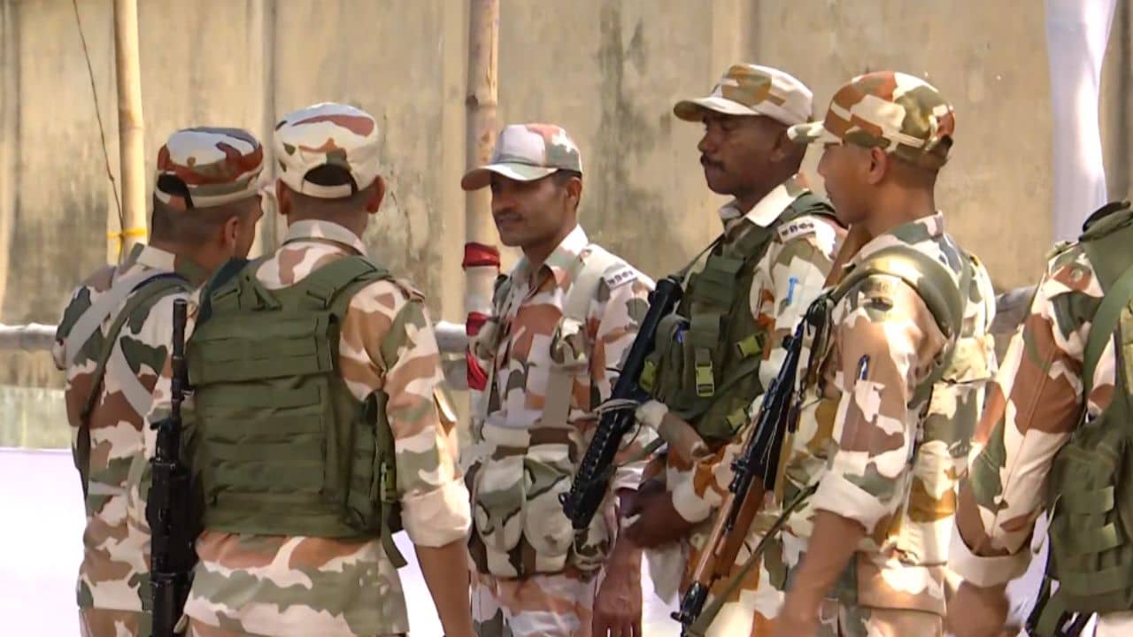 Kolkata Poll Security: কলকাতার সরু গলিতেও নজর কমিশনের, কী কী ব্যবস্থা নেওয়া হচ্ছে?