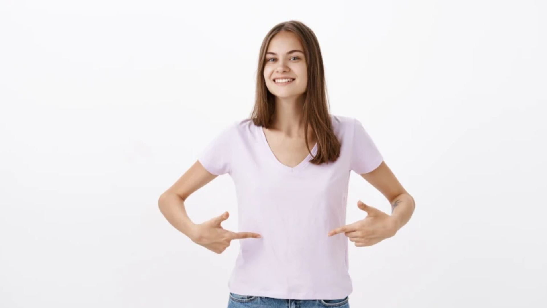 দইয়ের মতো প্রোবায়োটিক খাবার কোলোনে ভালো ব্যাকটেরিয়ার সংখ্যা বাড়ায়। এটি হজম প্রক্রিয়া উন্নত করে এবং পেটের প্রদাহ কমিয়ে কোলোন পরিষ্কার রাখতে সাহায্য করে।