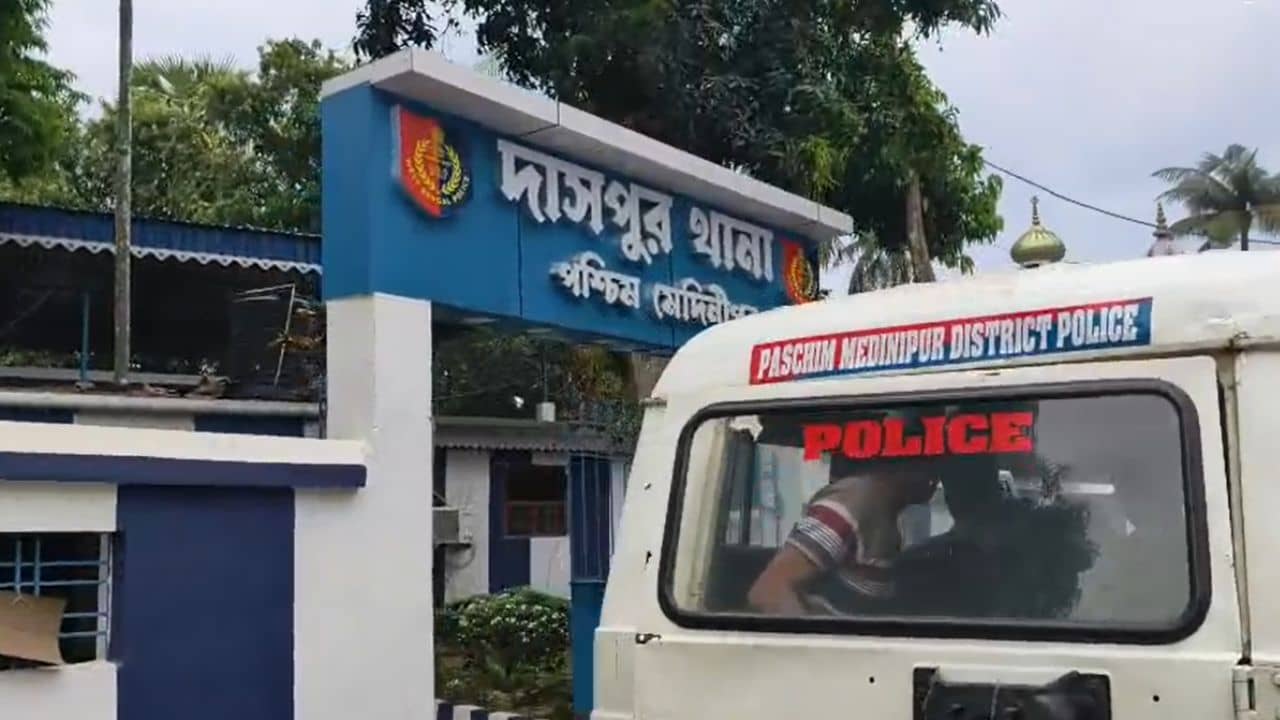 Midnapore Child Harrasment: পড়ুয়াদের যৌন নির্যাতন করে ভিডিয়ো করার অভিযোগ, গ্রেফতার