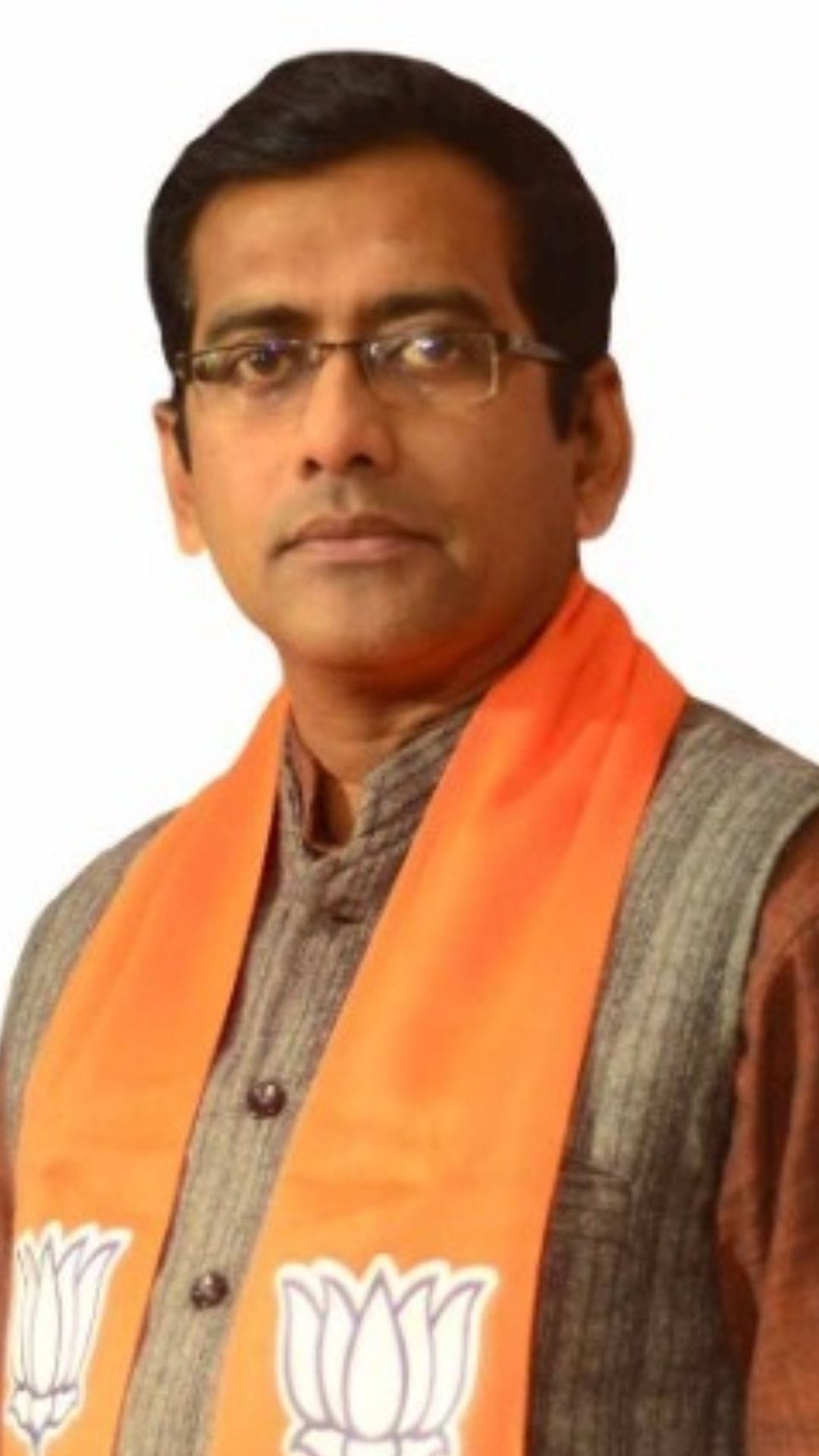 ধরছি, ধরব এসব খেলা হলে হবে না আমরা একদম পাকা মাথা চাই: দেবজিৎ