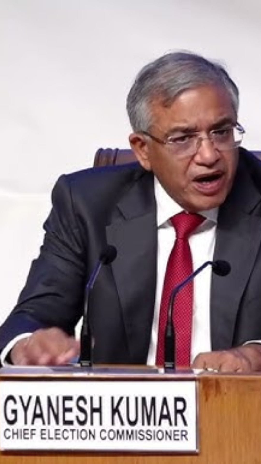 ১৯৩ জন সাংসদের সইয়ের পরেও খারিজ CEC-এর ইমপিচমেন্ট প্রস্তাব