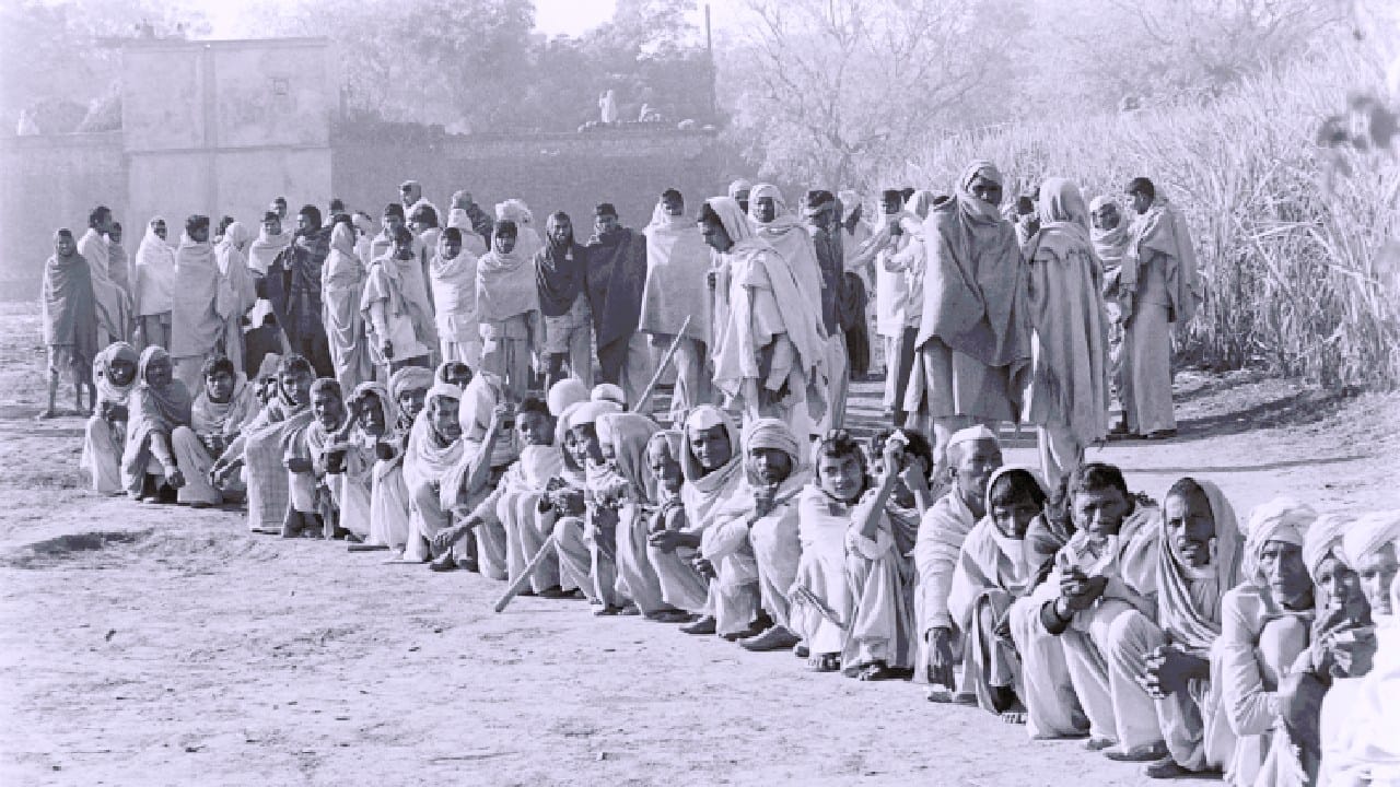 কেউ যাতে দুবার ভোট দিতে না পারে, সেজন্য আঙুলে যে নীল কালি লাগানো হয়, তার ফর্মুলা আজও টপ-সিক্রেট বা গোপন রাখা হয়েছে।