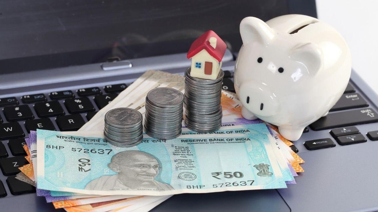 জনা স্মল ফিন্যান্স ব্যাঙ্কে (Jana Small Finance Bank) ফিক্সড ডিপোজিটে ৮ শতাংশ হারে সুদ পাওয়া যায়। প্রবীণ নাগরিকরা ৩ বছরের মেয়াদে ফিক্সড ডিপোজিট করলে, ৮ শতাংশ সুদ পাবেন। 