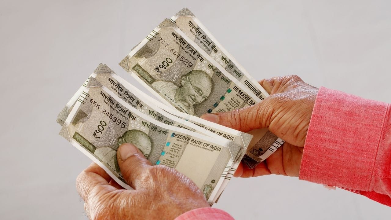 ৮ শতাংশ পর্যন্ত ইন্টারেস্ট! কোন ব্যাঙ্কে Fixed Deposit করলে সবথেকে বেশি লাভ?