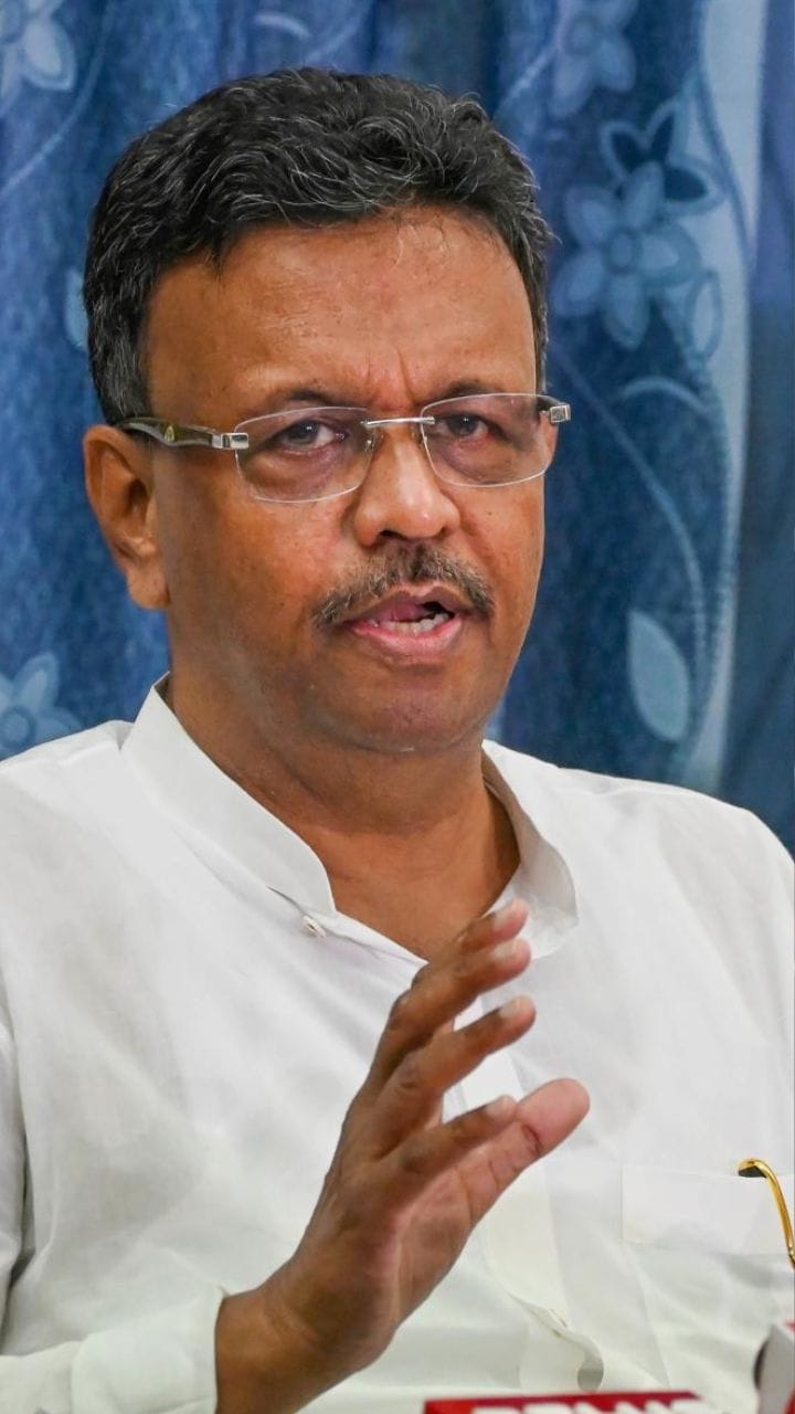 ট্রাম্প এলেও ভবানীপুরে শুভেন্দু জিতবেন না: ফিরহাদ