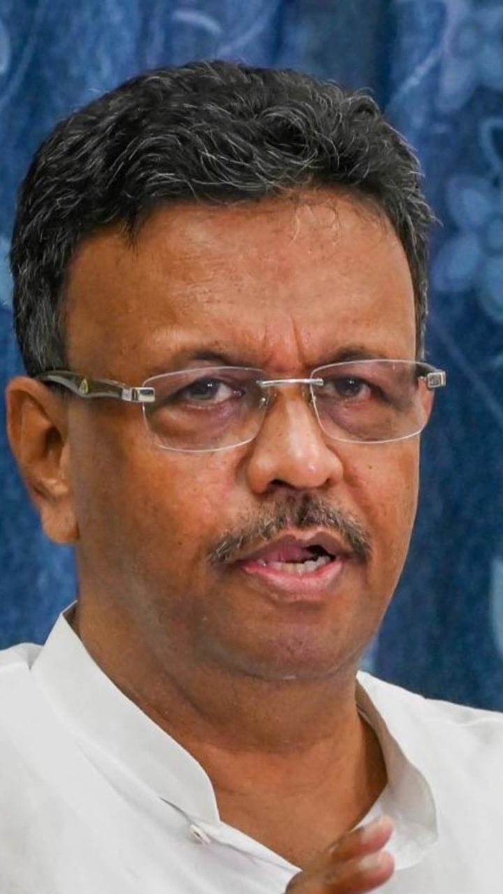 বাংলার মুসলমানরা গরিব, হুমায়ুনকে ফান্ডিং করেনি, বিজেপি করেছে: ফিরহাদ