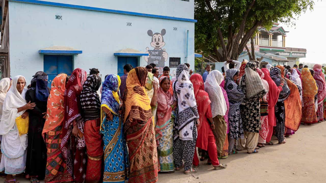 First phase election: প্রথম দফার ভোটে কোনও বুথে পুনর্নির্বাচন হবে? জানিয়ে দিল কমিশন First phase election: প্রথম দফার ভোটে কোনও বুথে পুনর্নির্বাচন হবে? জানিয়ে দিল কমিশন